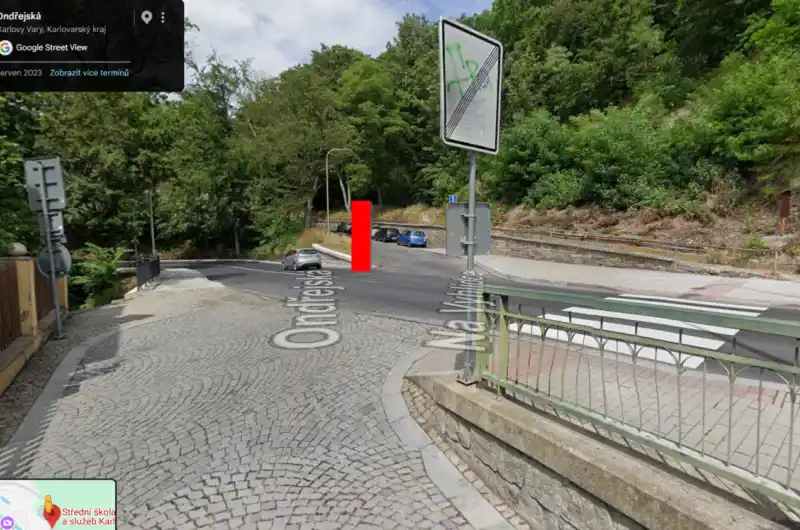 krizovatka s návrhem umisteni zrcadla
