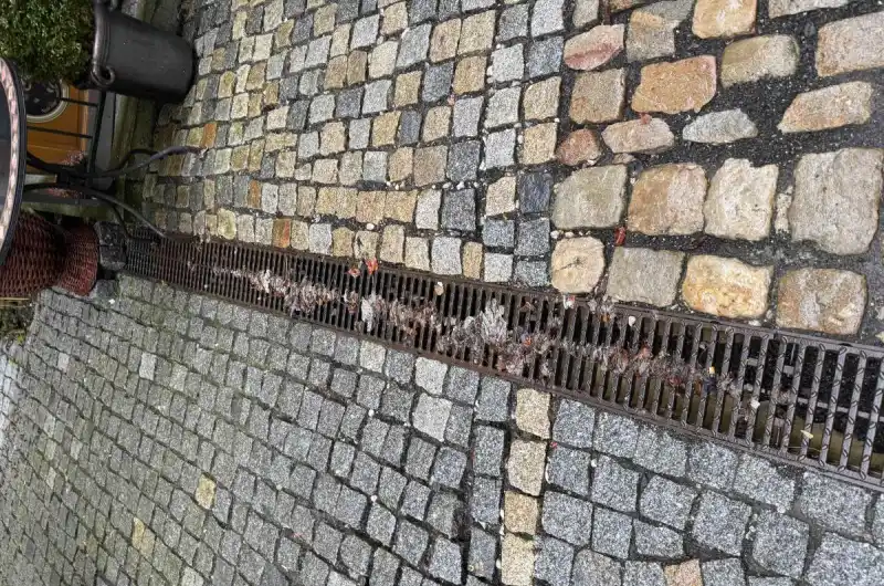 Kanálek u restaurace U Křížovníků