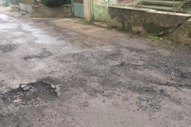 foto chybějícího povrchu 