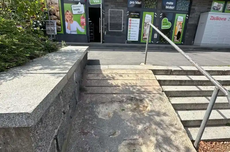 špatný stav