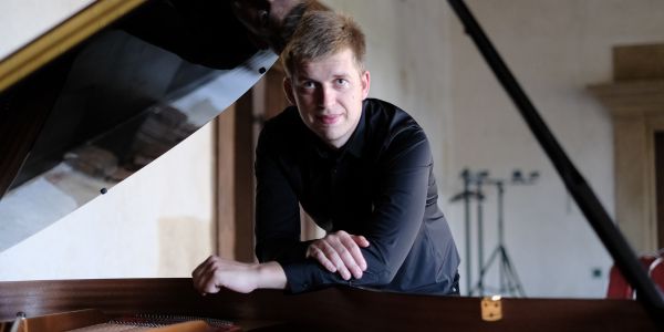Marek Kozák  - klavír