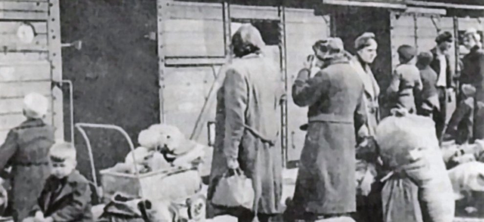 Nádraží Dvory při odsunu